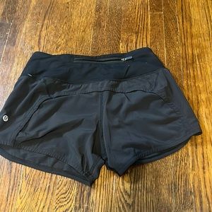 Lululemon Speed up Low-Rise Lined Shorts